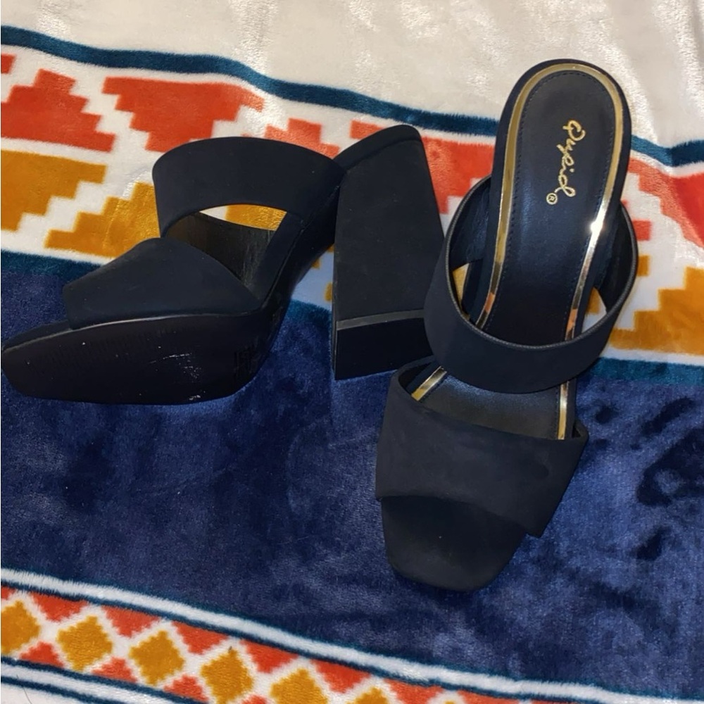 Black Chunky Heel